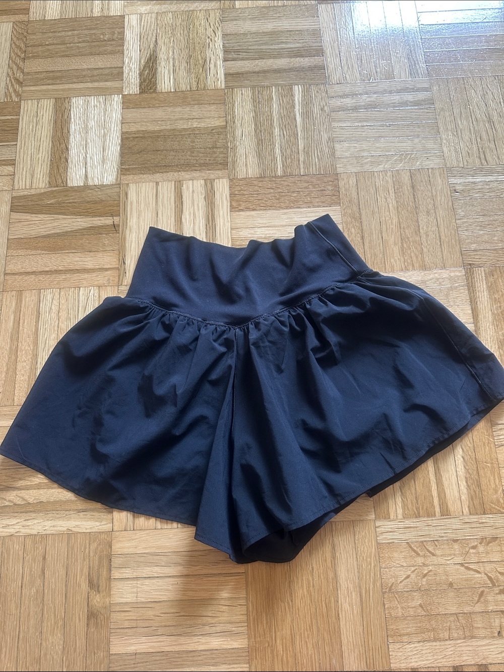 OFFLINE By Aerie Real Me Crossover Flowy Short Black - Picture 2 of 3